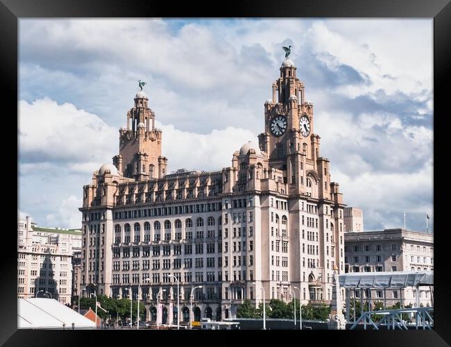 Liver building Liverpool Framed Print by chris hyde