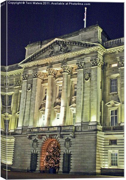 Buckingham Palace at Christmas Canvas Print by Terri Waters