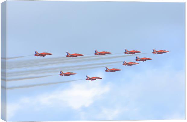 Red Arrows Canvas Print by joe cliffe
