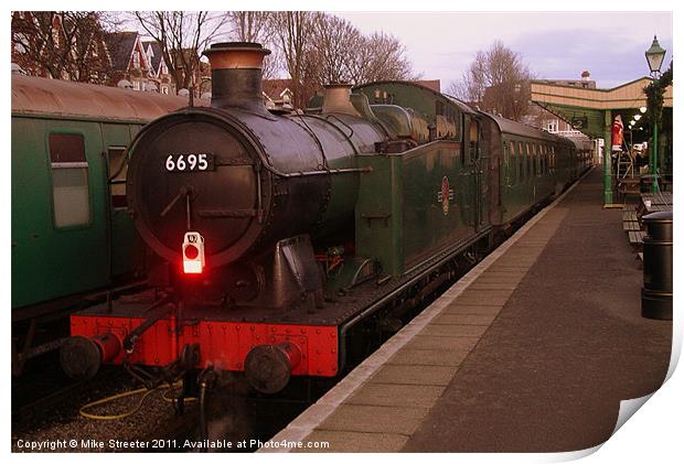6695 at Swanage Station Print by Mike Streeter