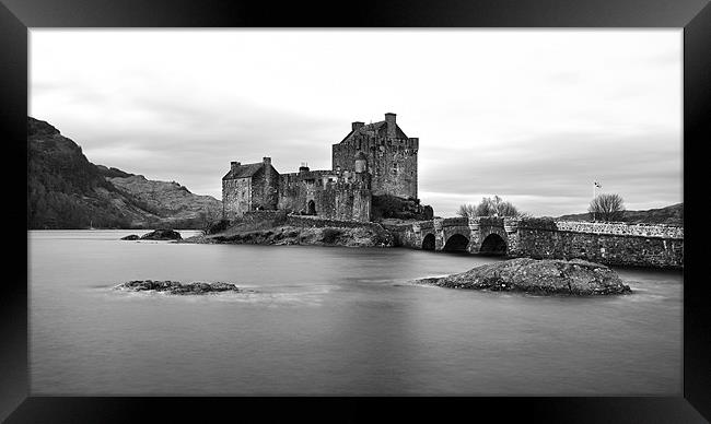 Eilean Donan Castle Framed Print by Grant Glendinning