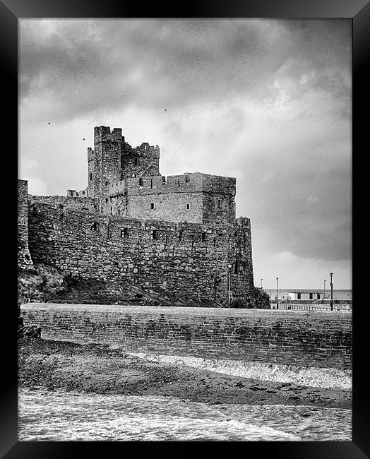 Peel Castle Framed Print by Daniel Chambers