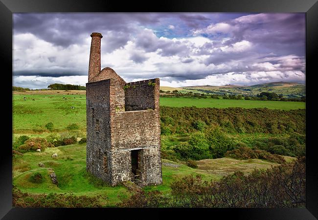 Wheal Betsy Engine House Framed Print by kevin wise