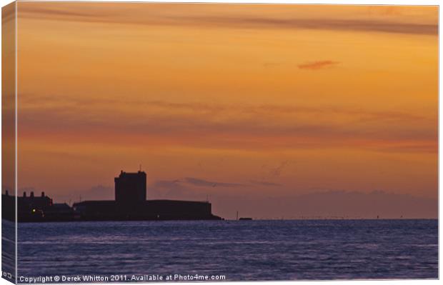 Broughty Ferry Castle Dundee Canvas Print by Derek Whitton