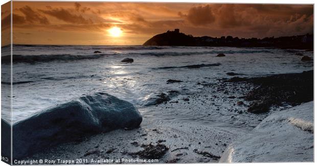 Criccieth boulders Canvas Print by Rory Trappe