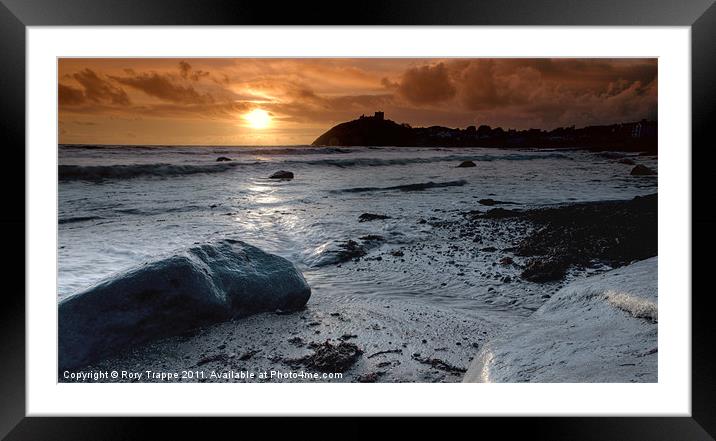 Criccieth boulders Framed Mounted Print by Rory Trappe