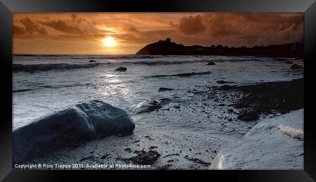 Criccieth boulders Framed Print by Rory Trappe