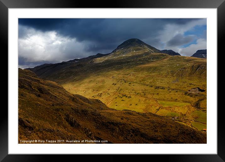 Moelwyn Mawr Framed Mounted Print by Rory Trappe