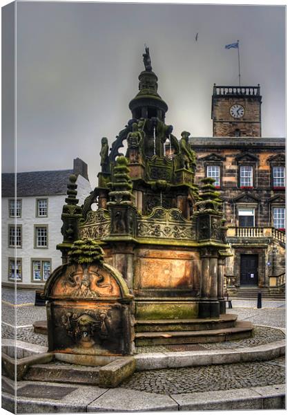 Linlithgow Cross Well Canvas Print by Tom Gomez