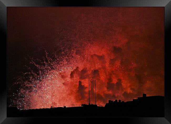 LONDON NEW YEARS EVE FIREWORKS Framed Print by radoslav rundic