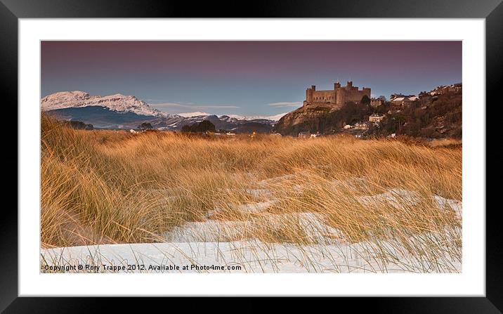 Snow on Harlech beach Framed Mounted Print by Rory Trappe