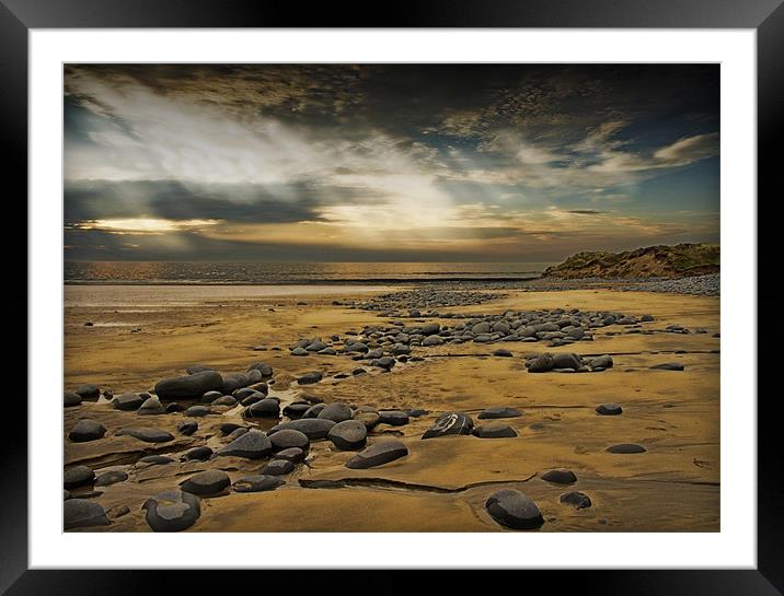 Light up the sky. Framed Mounted Print by paul cowles