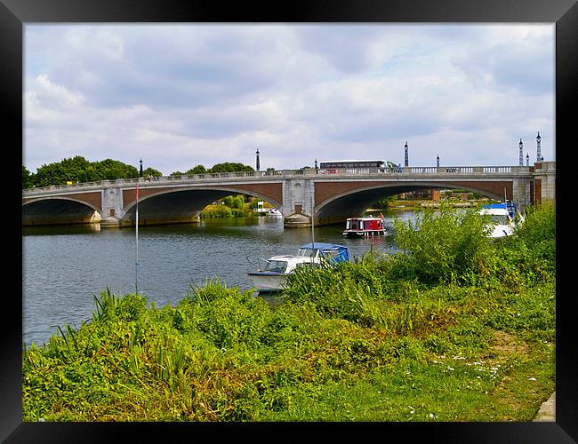 HAMPTON COURT BRIDGE Framed Print by radoslav rundic