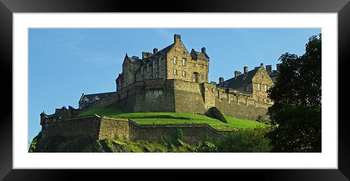 Edinburgh Castle Framed Mounted Print by Dawn Gillies