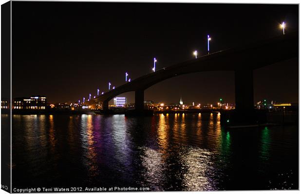 Itchen Bridge Reflections at Night Canvas Print by Terri Waters