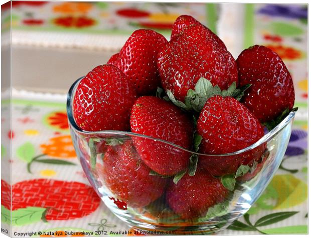 Fresh strawberries in bowl Canvas Print by Nataliya Dubrovskaya