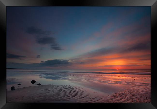 Llanrhystud beach sunset Framed Print by Izzy Standbridge