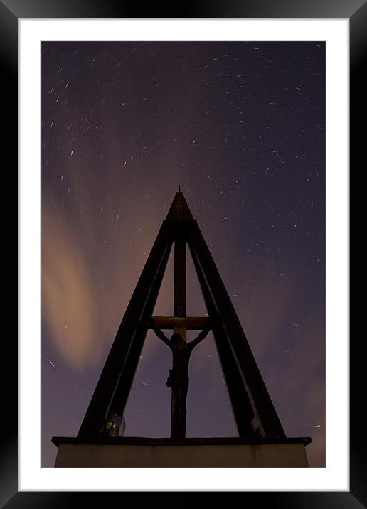 Against the stars Framed Mounted Print by Ian Middleton