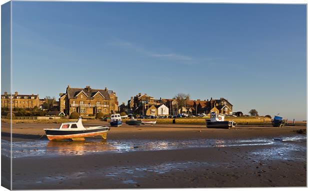 Alnmouth, Northumberland Canvas Print by Kevin Tate