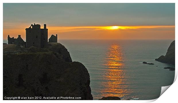 Dunnottar Castle sunrise Print by alan bain
