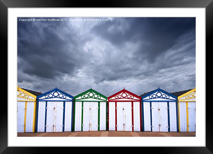 yarmouth beach huts Framed Mounted Print by meirion matthias
