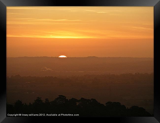 Sunrise over Leicestershire Framed Print by Linsey Williams
