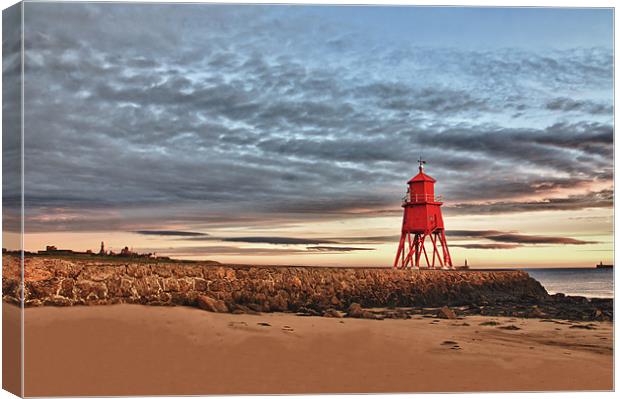 South Shields Groyne Canvas Print by kevin wise