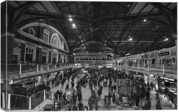 Liverpool Street Station bw Canvas Print by David French