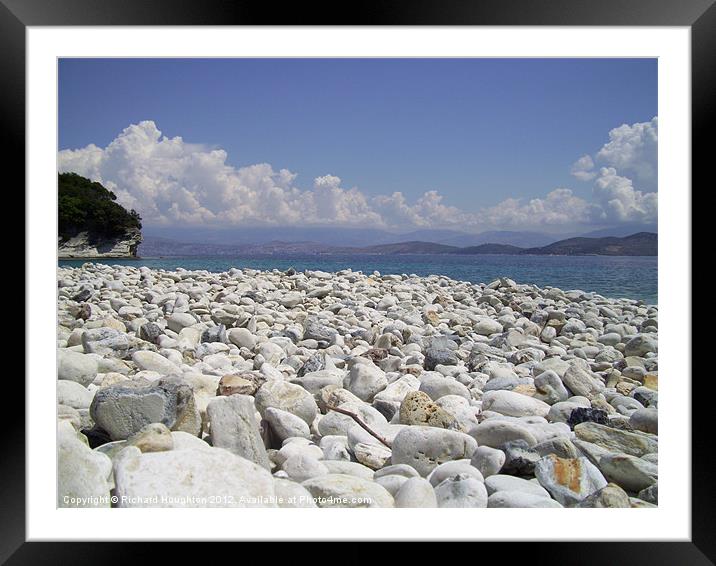 Pebble beach Framed Mounted Print by Richard Houghton