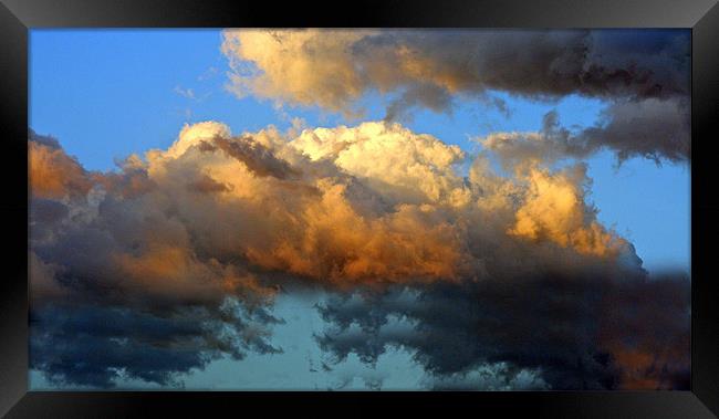 COLOR CLOUD Framed Print by Larry Stolle