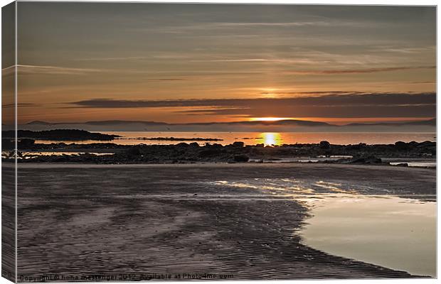 Sunset at North Beach Canvas Print by Fiona Messenger