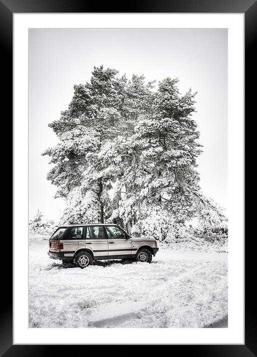 Range Rover P38 in the Snow Framed Mounted Print by Eddie Howland