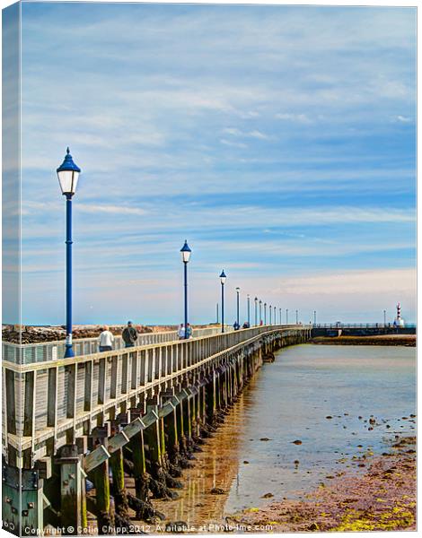 Amble pier and lighthouse Canvas Print by Colin Chipp