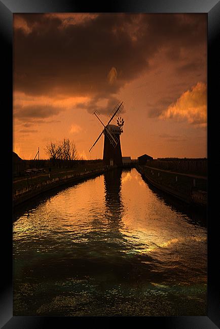 Horsey Mill At the End Of The Day Framed Print by Sandi-Cockayne ADPS