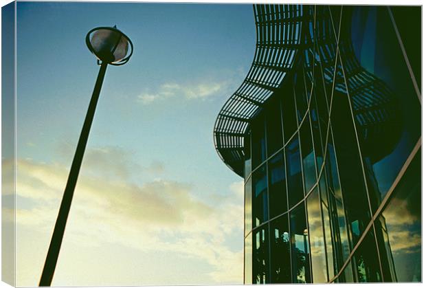 The National Marine Aquarium, Plymouth Canvas Print by Simon Armstrong