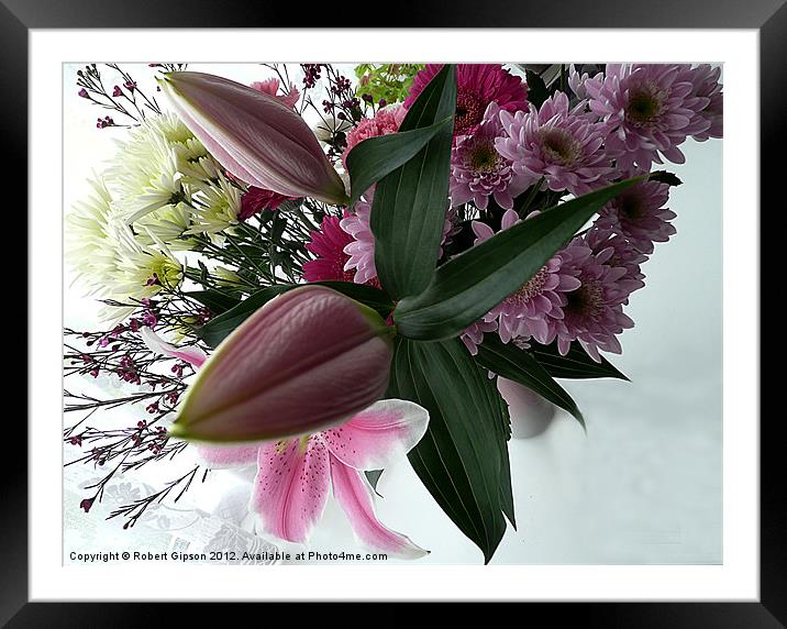 Bouquet of flowers. Framed Mounted Print by Robert Gipson