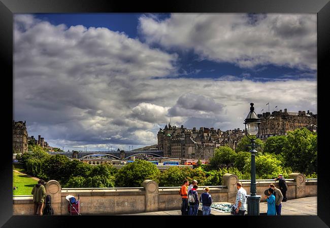 North Bridge, Edinburgh Framed Print by Tom Gomez