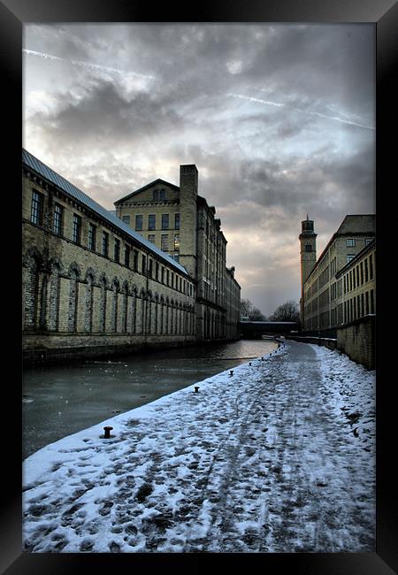 salts mill icey cold walk a long leeds liverpool c Framed Print by simon sugden