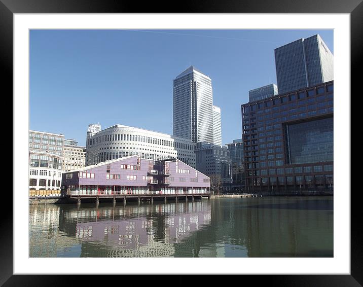 canary wharfe london Framed Mounted Print by david lunt