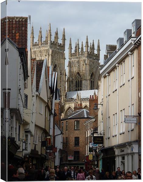 Petergate to York Minster Canvas Print by Robert Gipson