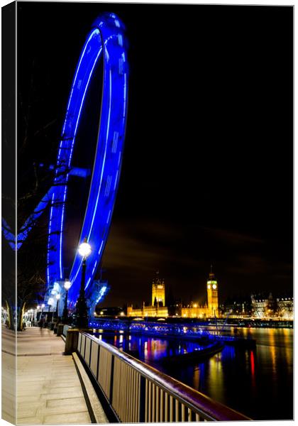 London Eye at Night Canvas Print by David Pyatt