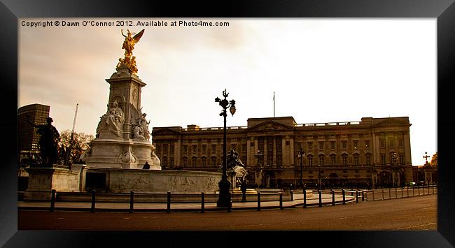 Buckingham Palace Framed Print by Dawn O'Connor