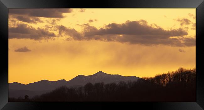 Mountain sunset Framed Print by Ian Middleton