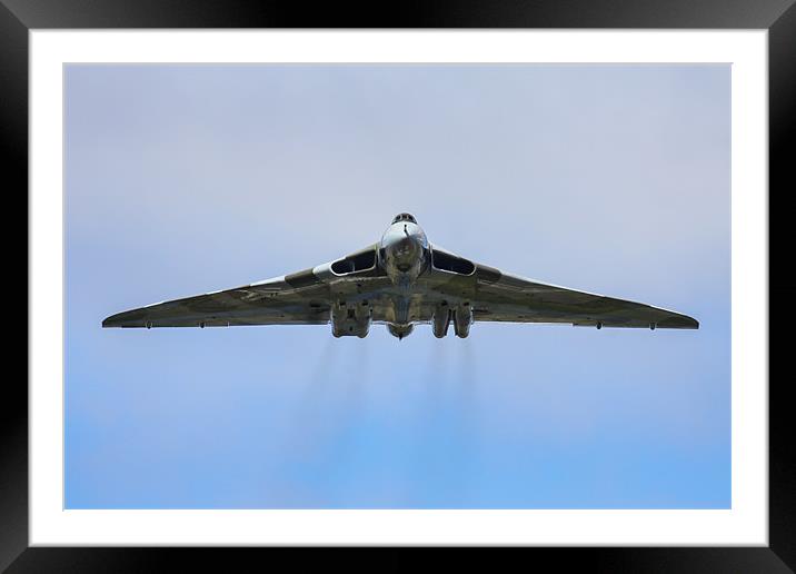 Vulcan Bomber XH558 Head On Framed Mounted Print by Oxon Images