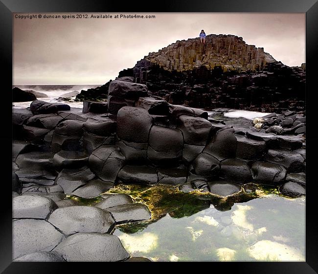 Giants causeway Framed Print by duncan speirs