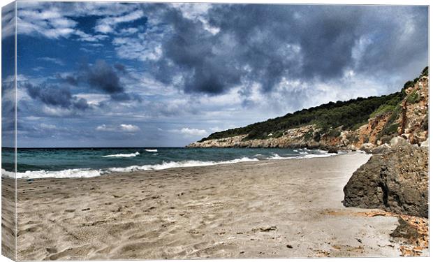 Sandy beach, Menorca Canvas Print by suzie Attaway
