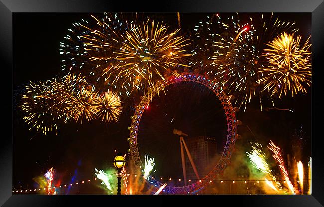 LONDON EYE FIREWORKS Framed Print by Clive Eariss
