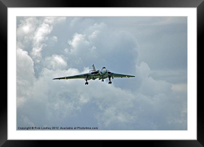 Vulcan landing before the storm Framed Mounted Print by Rick Lindley