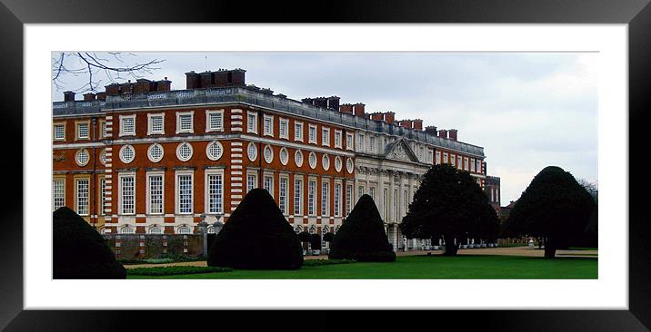 Hampton Court, London Framed Mounted Print by Kevin White