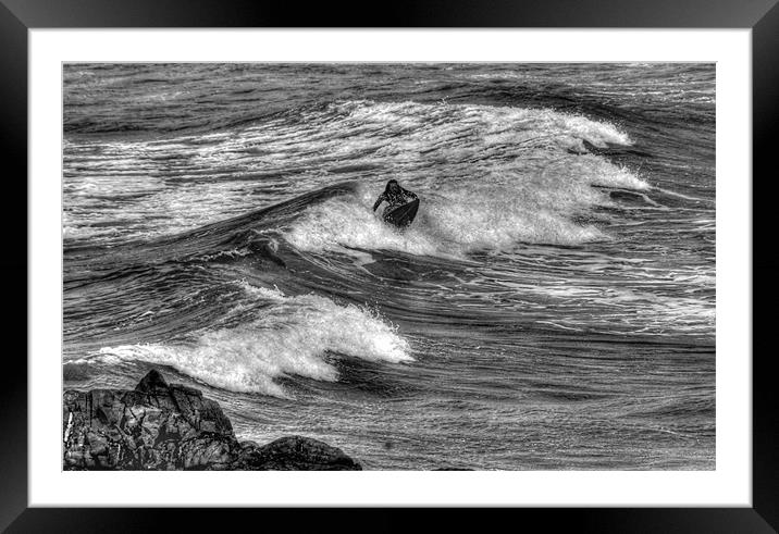 Breaking Waves. Framed Mounted Print by paul cowles